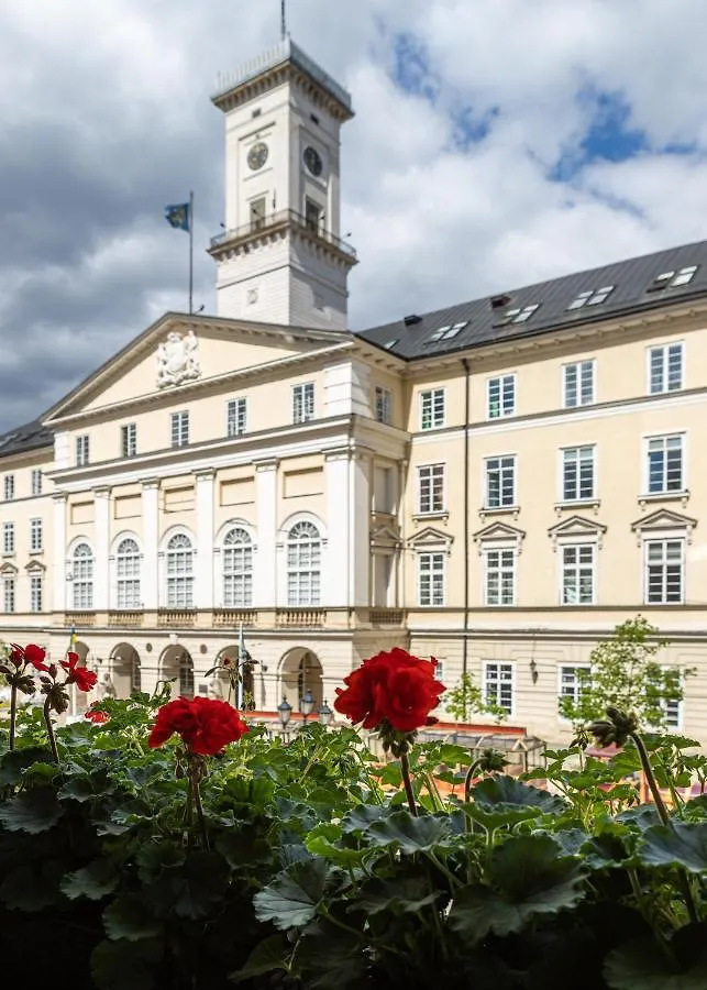 On The Square Hotel Lviv